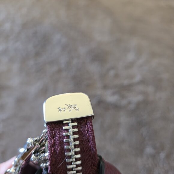 Coach Carrie Pebbled Leather Chain Crossbody Shoulder Bag Fuchsia Bordeaux - Picture 12 of 16